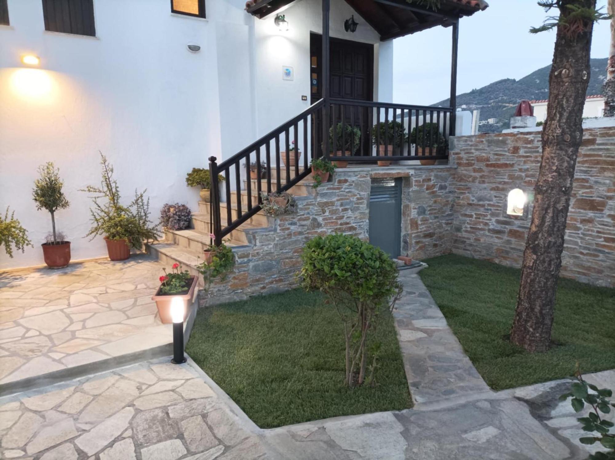 Nikolaos Studios Apartments Скопелос Экстерьер фото