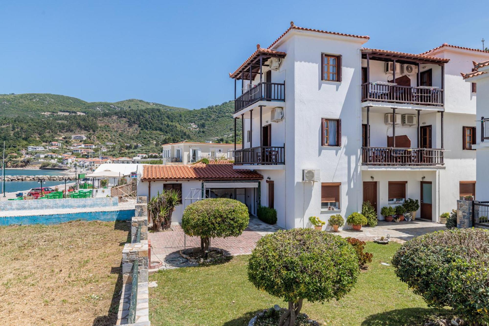 Nikolaos Studios Apartments Скопелос Экстерьер фото